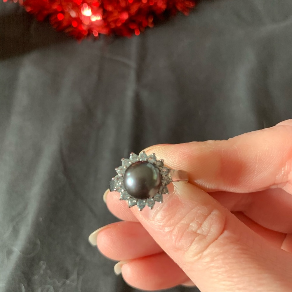 Black pearl ring